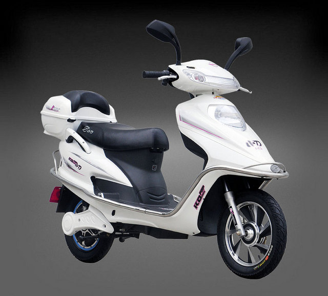 白色電動(dòng)車(chē)psd素材